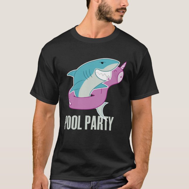 Camiseta Pool Party  Shark Unicorn Fishing (Frente)