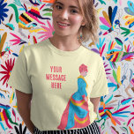 Camiseta Pop Art, mulher histórica em Bustle Dress Personal<br><div class="desc">Esta árvore gráfica mostra uma ilustração de uma mulher do século 19 em um vestido robusto em cores brilhantes de pop, azul brilhante, rosa quente e amarelo. Esta árvore está pronta para ser personalizada com o seu próprio texto. Adicione um slogan inteligente ou uma mensagem personalizada para criar a sua...</div>