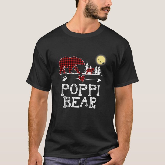 Camiseta Poppi Bear Natal Pajama Xadrez Vermelha Buffalo (Frente)