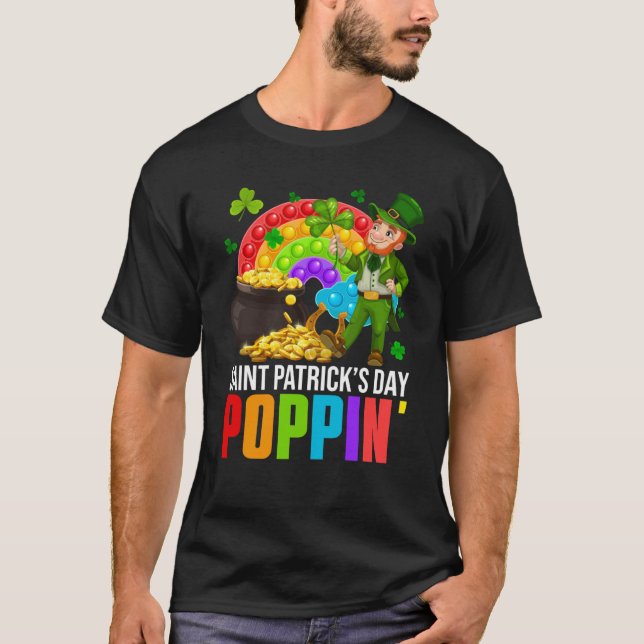 Camiseta Poppin' Leprechaun & Pop It Rainbow Saint Patricks (Frente)