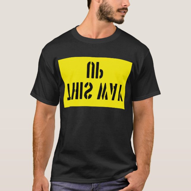 Camiseta Por aqui em T-Shirt (Frente)