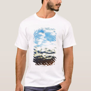 Camiseta Por do sol azul alaranjado vermelho com nuvens