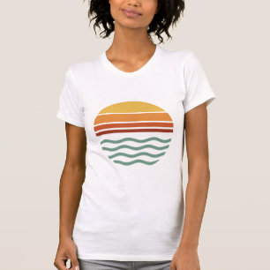 Camiseta Pôr do sol listrado retrô sobre ondas