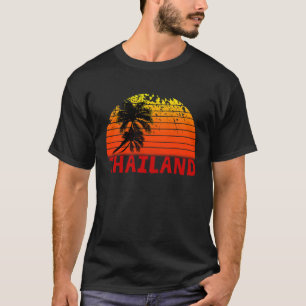 Camiseta Pôr do sol na praia tailandesa retrô na Tailândia