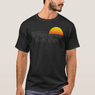 Camiseta Pôr do sol retrô na montanha de Juneau Alasca