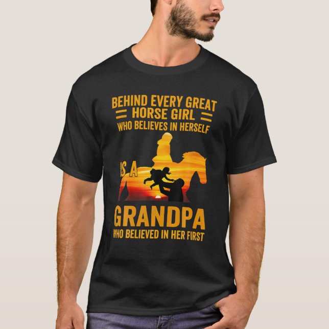 Camiseta Por Trás De Cada Excelente De Uma Garota De Cavalo (Frente)