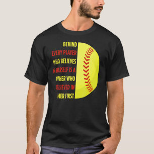 Camiseta Por Trás De Cada Jogador Está Um Padre Softball Pa