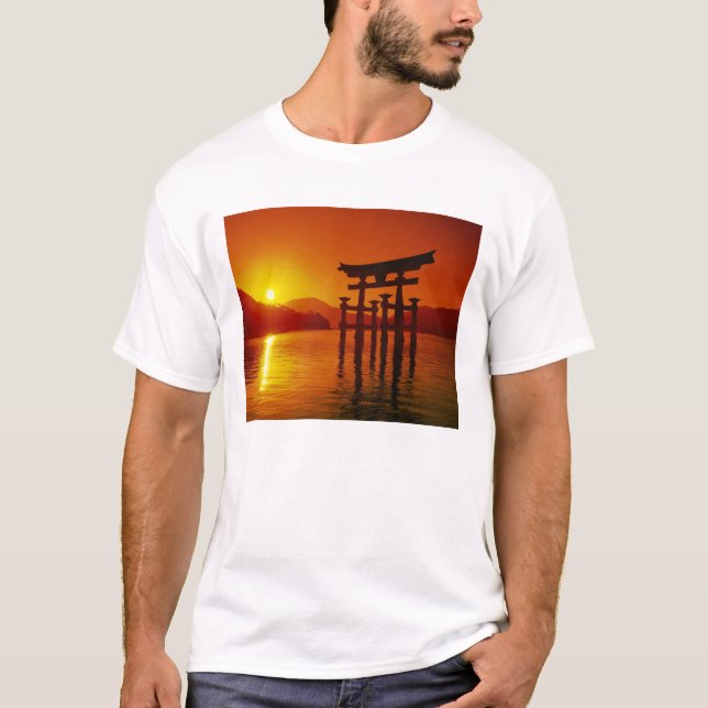 Camiseta Porta O-Torii, santuário de Itsukushima, Miyajima, (Frente)