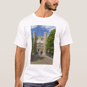 Camiseta Portão do Trinity College e fileiras de bicicletas