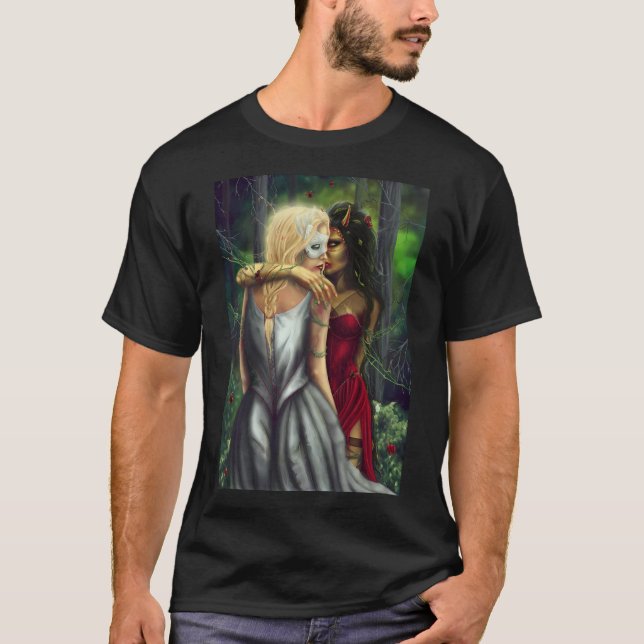 Camiseta Possível - Duas Mulheres Mascaradas Dançam Na Flor (Frente)