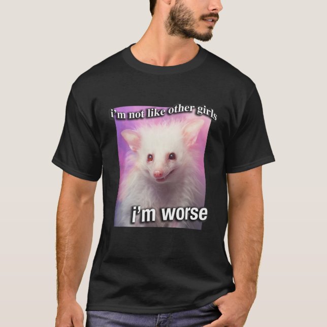 Camiseta Possum Ogambm Eu não sou como outras garotas Eu so (Frente)