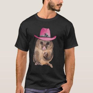 Camiseta Possum Ogambm Vestindo Cowboy Rosa Que Engraçado