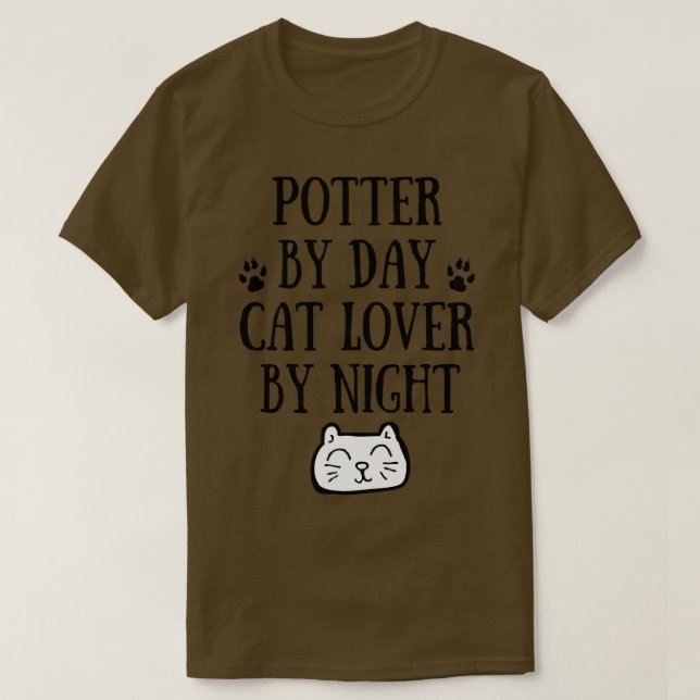 Camiseta Potter por dia Ama de Gato à noite (Frente do Design)
