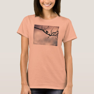 Camiseta Pouca silhueta do pássaro do inverno
