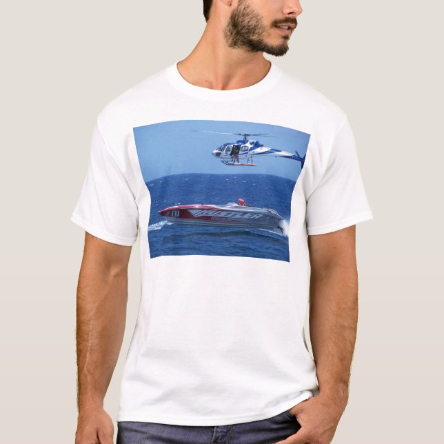 Camiseta Powerboat e helicóptero a pouca distância do mar (Frente)