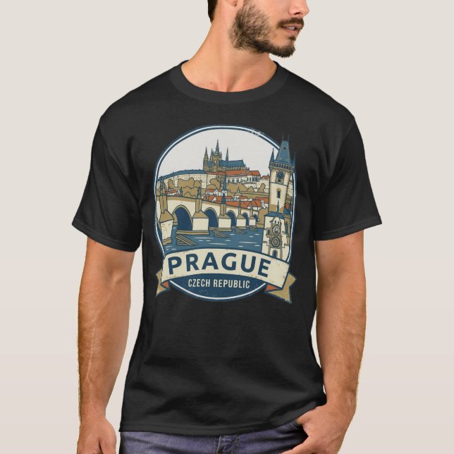Camiseta Prague, City of a Hundred Spires: Czech Skyline (Frente)