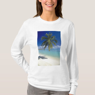 Camiseta Praia de Matira na ilha de Bora Bora, Sociedade