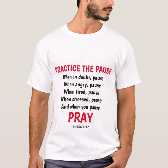 Camiseta PRAY pratica a pausa cristã inspiradora (Frente)
