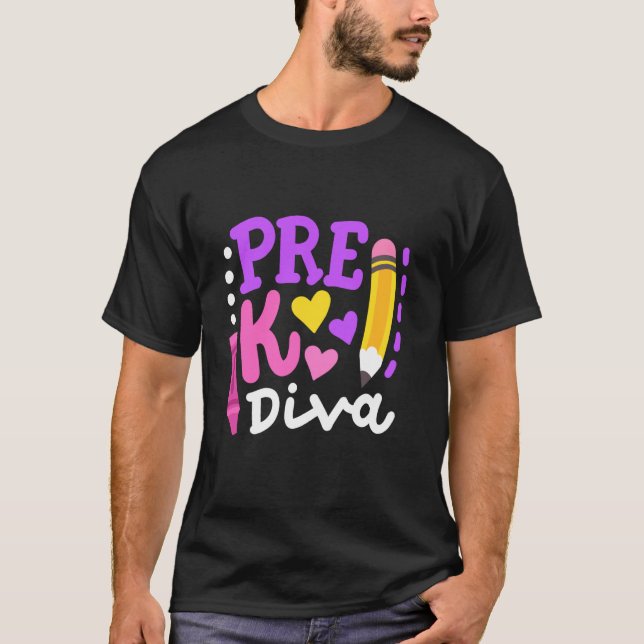 Camiseta Pré-K Diva Engraçado Bem-Vindo De Volta Aos Profes (Frente)