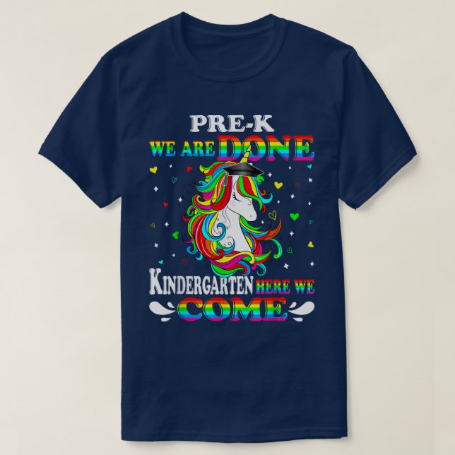 Camiseta Pré-K Estamos No Jardim De Infância Aqui Vimos Cri (Frente do Design)