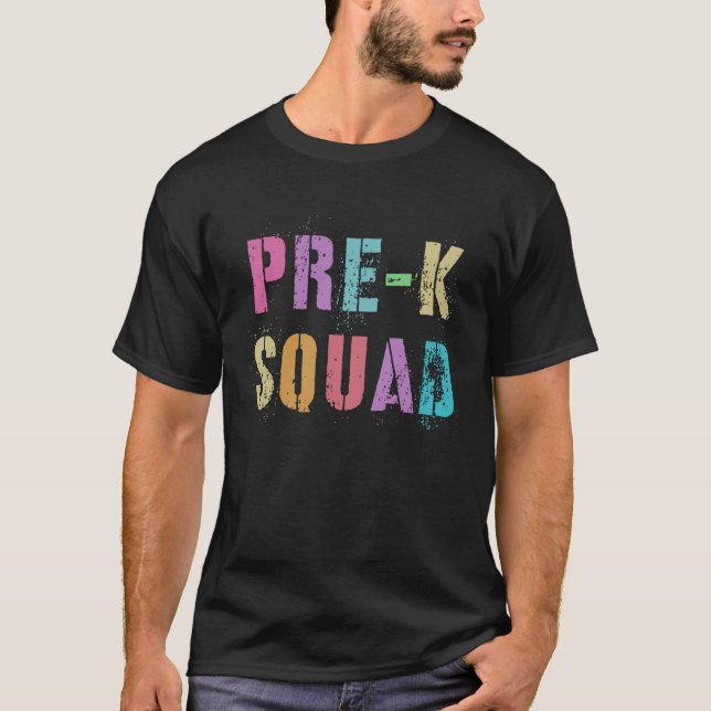 Camiseta Pré-K SQUAD Professores Prontos Para Rock Kinder G (Frente)