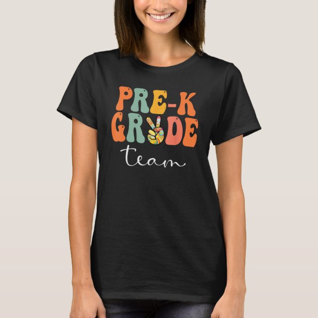 Camiseta Pre K Team Retro Groovy Women Happy First Day Of S (Frente)
