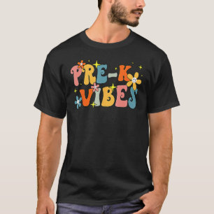 Camiseta Pré K Vibes Equipe Pré-Jardim de Infância Groovy 1