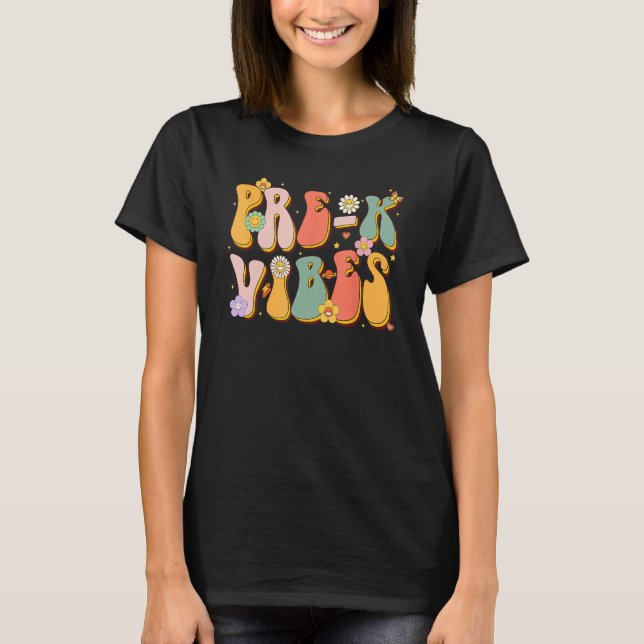 Camiseta Pré-K Vibes Retrorista Professor de Pré-Escolas de (Frente)