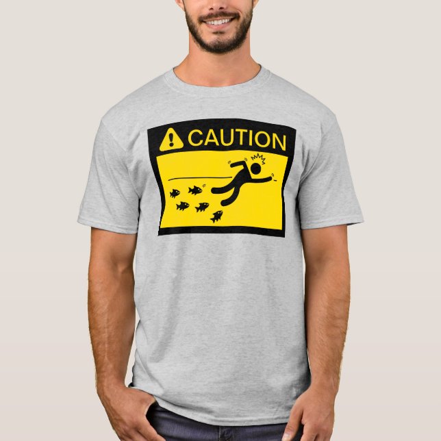 Camiseta Precaução: Piranhas na Água (Frente)