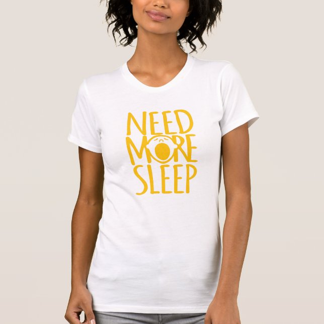 Camiseta Precisa de mais t-shirt de slogan amarelo-boi (Frente)