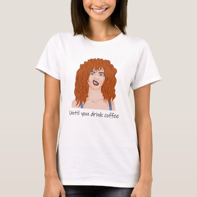Camiseta Preciso de café. Humor. Menina de cabelo vermelho (Frente)