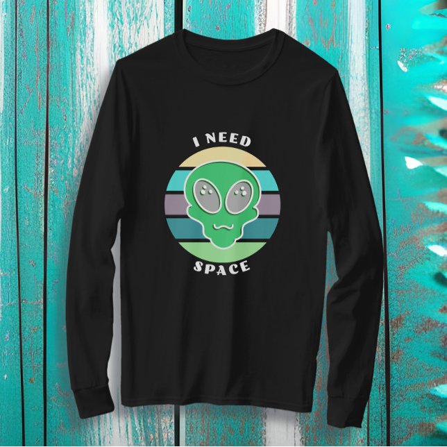 Camiseta Preciso De Espaço | Funny Vintage Alienígena Pun (Criador carregado)