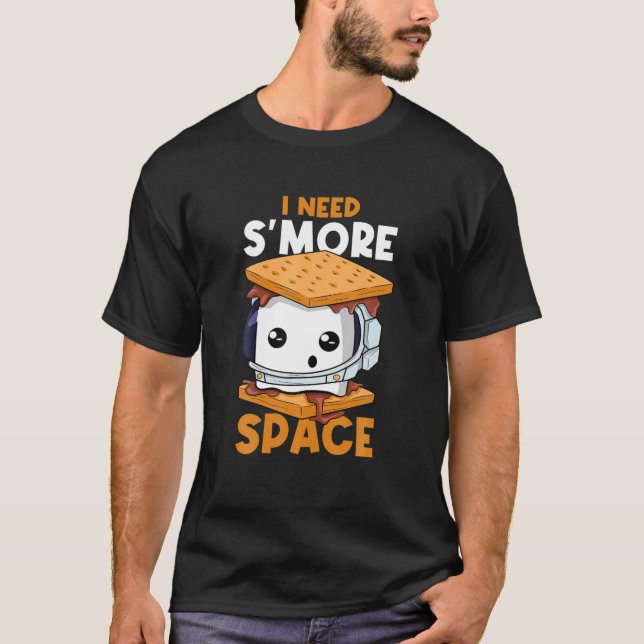 Camiseta Preciso De Mais Astronauta De Acampamento Espacial (Frente)
