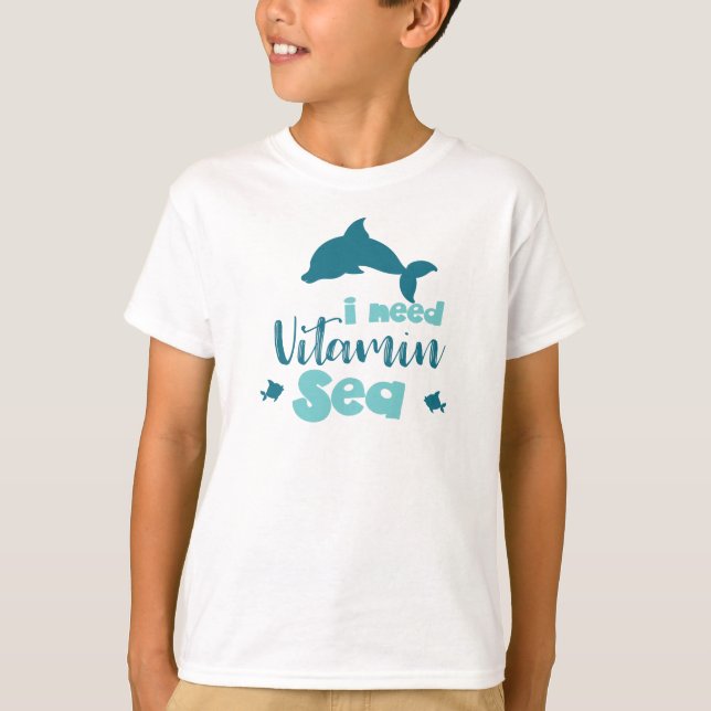 Camiseta Preciso De Vitamina, Golfinho, Peixes, Mar, Férias (Frente)