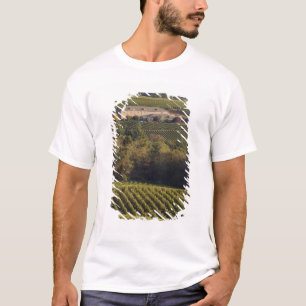 Camiseta Prédio bege do Archery Summit fica no topo da coli