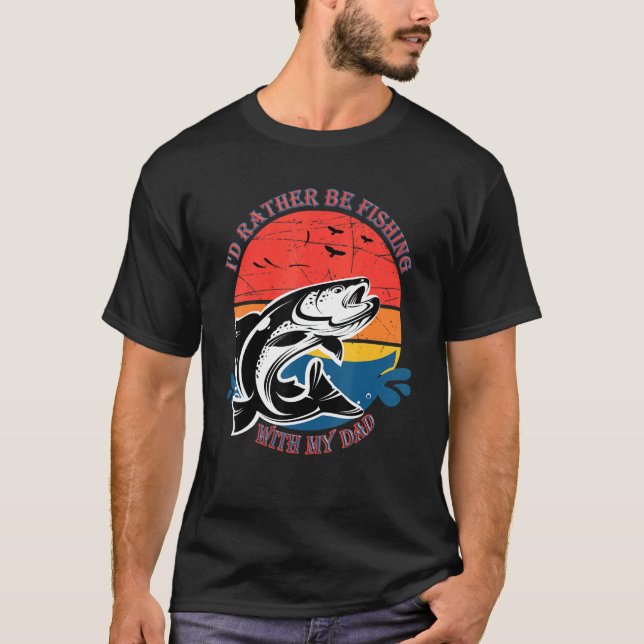 Camiseta Preferencialmentes Id Estão Pescando Com Meu Pai (Frente)