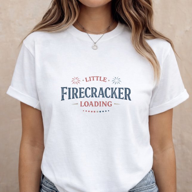 Camiseta Pregnancy Announcement 4th of July Mom to Be (Criador carregado)