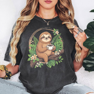 Camiseta Preguiça Fofa Bebendo Café Tropical Jungle