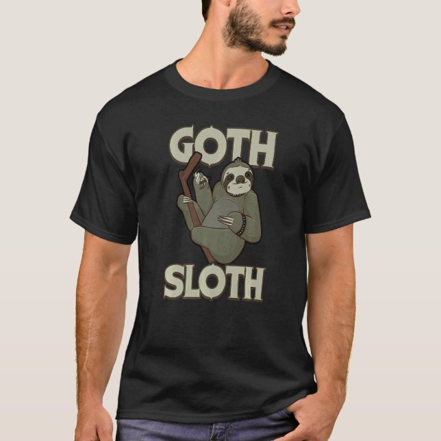 Camiseta Preguiça Gótica Emo Fofa Goth Sloth (Frente)