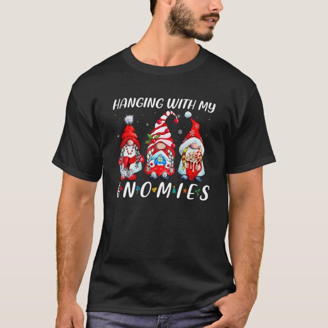 Camiseta Prendendo Com Meus Gnomos Padrão De Xadrez Vermelh (Frente)
