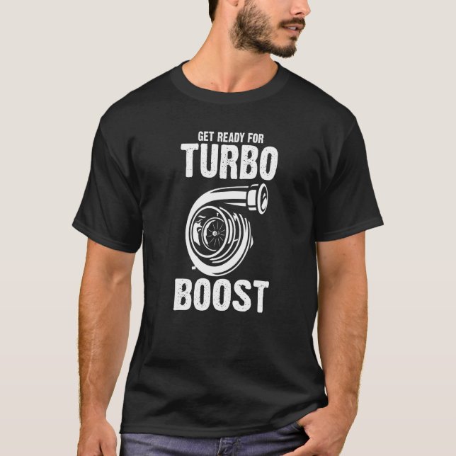 Camiseta Prepare-se Para o Mecânico de Turbo Boots (Frente)