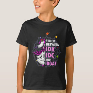 Camiseta Presa Entre Idk Idc E Idgaf Ioga de Unicórnio Mand