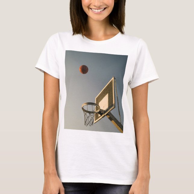 Camiseta Presente bonito de Basquete (Frente)