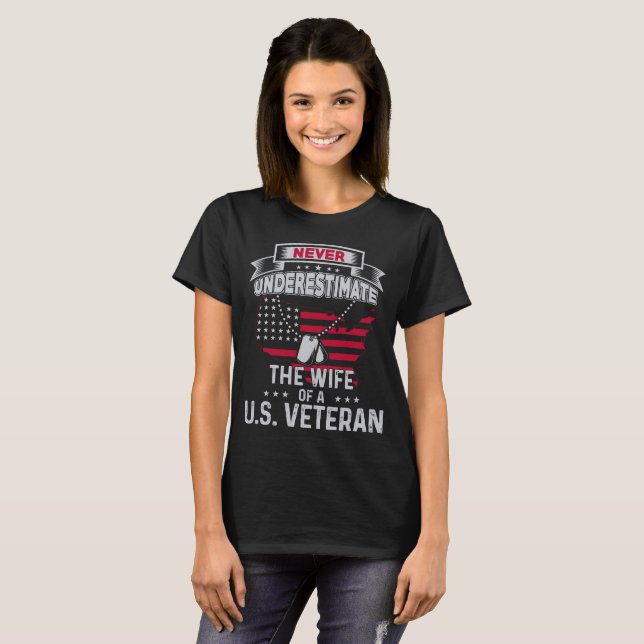 Camiseta Presente da esposa do veterano a esposa de um (Frente Completa)