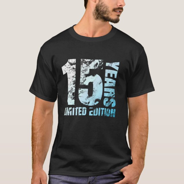Camiseta Presente de 15 anos de idade retrô presente de 15  (Frente)