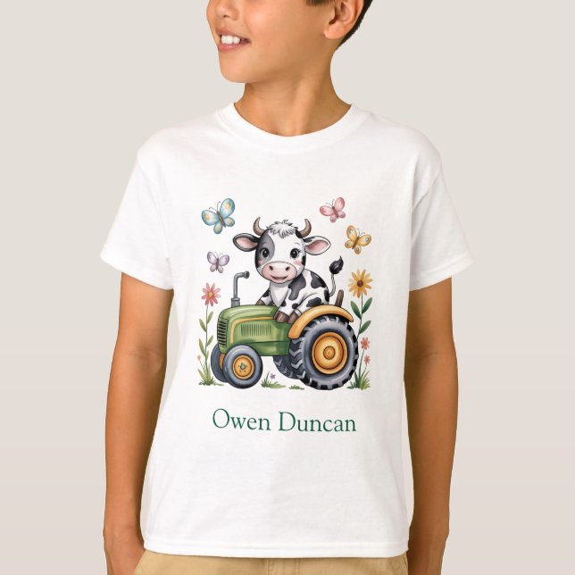 Camiseta Presente de Menino Vaca Fofa em Trator (Frente)