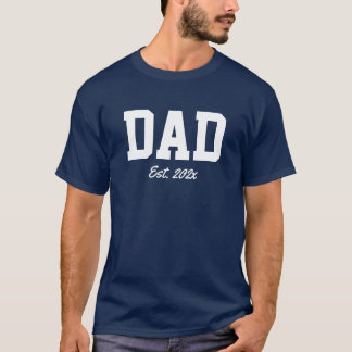 Camiseta presente de novidade "Pai - est. data"