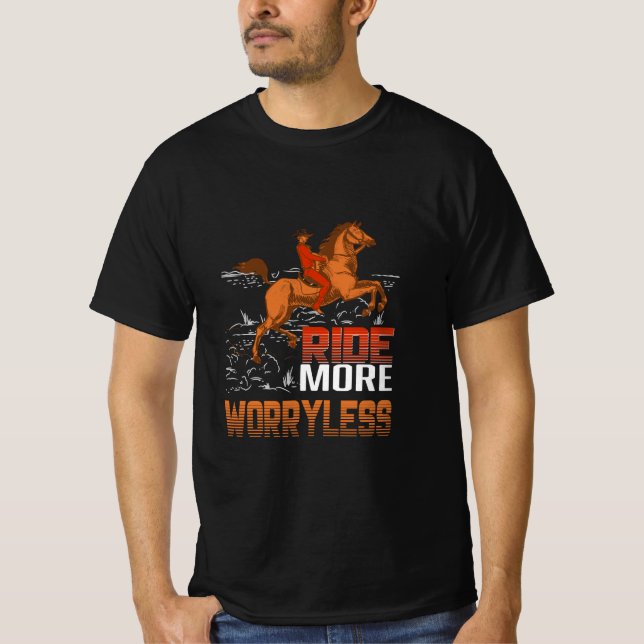 Camiseta Presente Equestre | Cavalgar Mais Sem Preocupações (Frente)