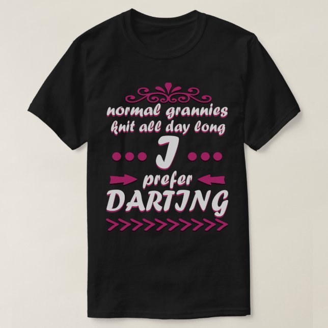 Camiseta Presente para Torneio de Torneio Darts da Vovó (Frente do Design)
