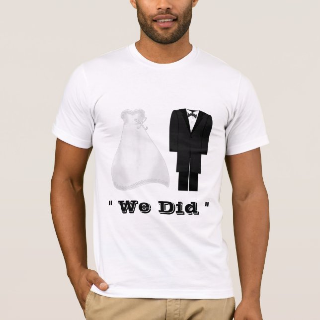 Camiseta Presente perfeito para os recém-casados (Frente)